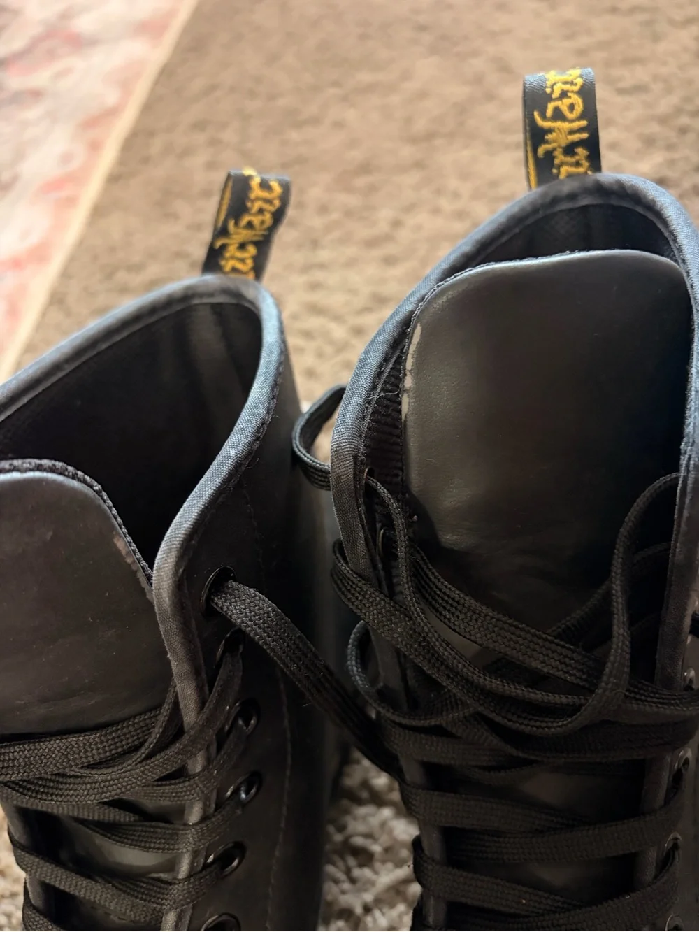 Dr. Martens Shoreditch Black Leather Ankle Boots Womens US 6